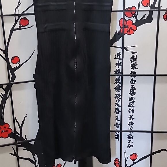 House Of CB Octavia Bandagr Dress In Black. - Picture 9 of 15